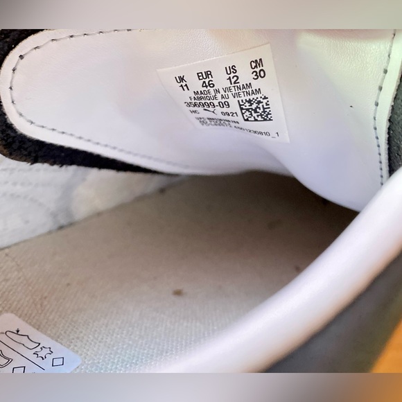 Puma men ‘s  Teal and White Sneakers - Picture 3 of 10